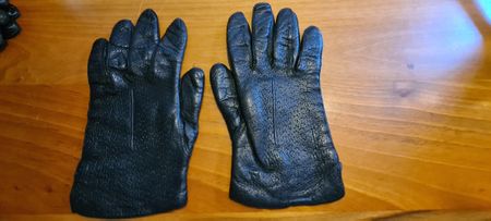 Gefütterte, schwarze Lederhandschuhe Gr. 7