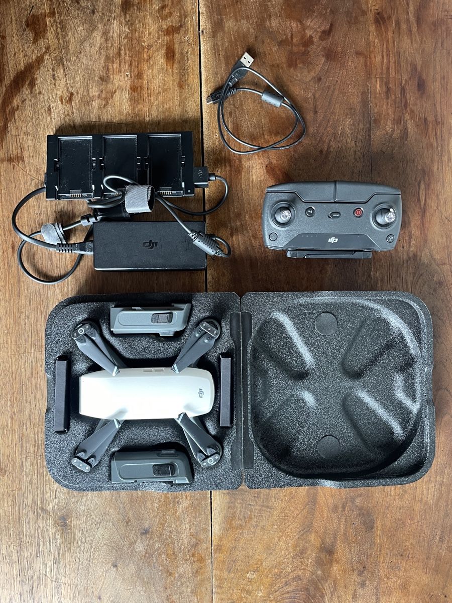 DJI Modellismo RC: DJI Spark Fly More Combo weiss mit Zubehör – Usato da Bern venduto da johnnyjohnes