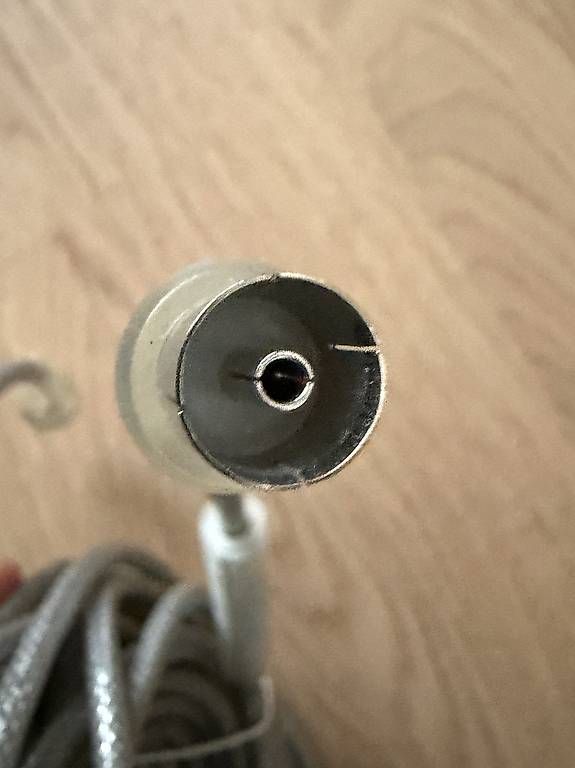 Cavi: Kabelanschluss Kabel lang – Usato da Luzern venduto da ben_cfg9 1
