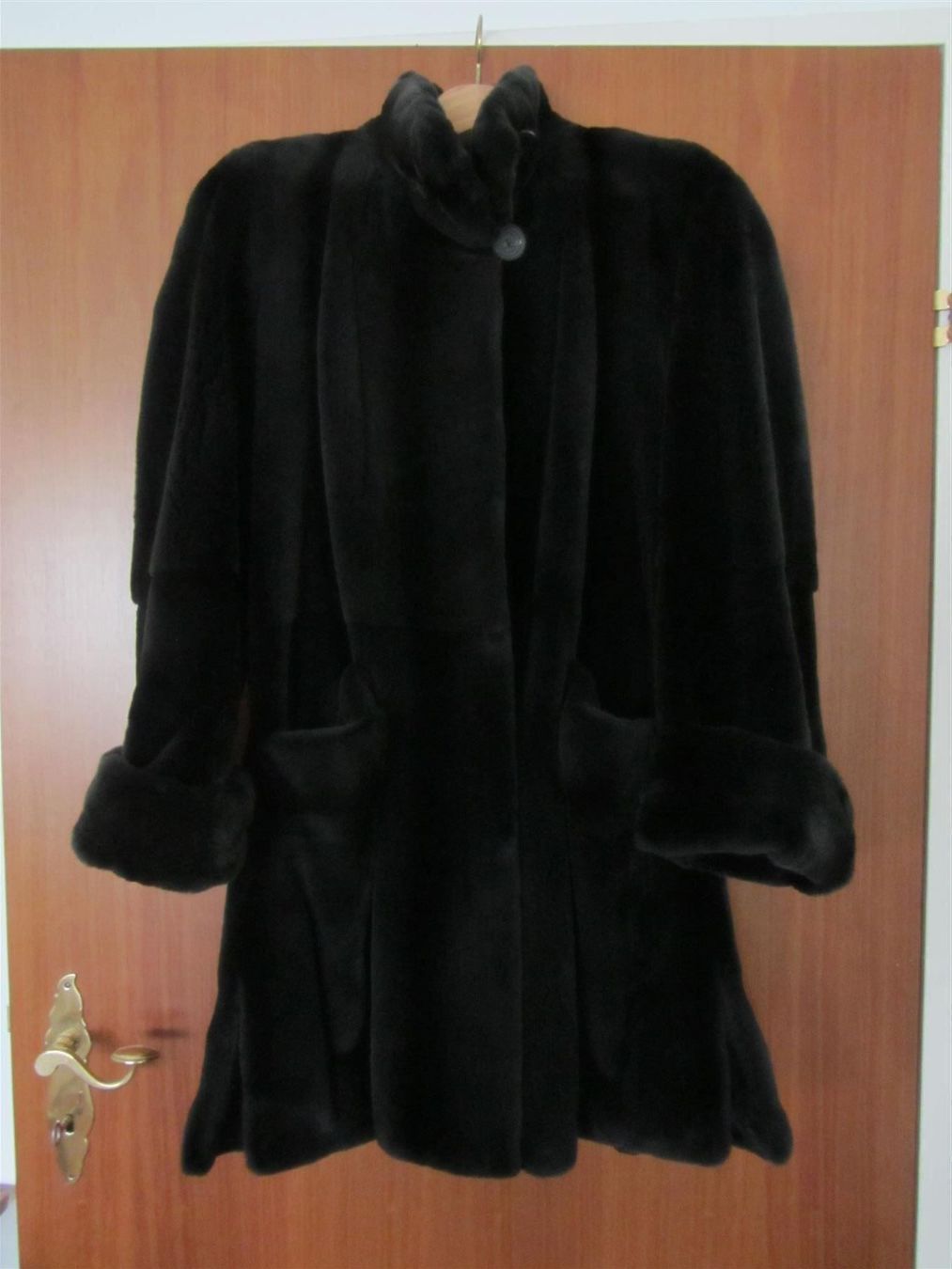 Jacken: warme Pelzjacke  schwarz  Gr. 42 – Gebraucht aus Reinach BL von Alemann10 1