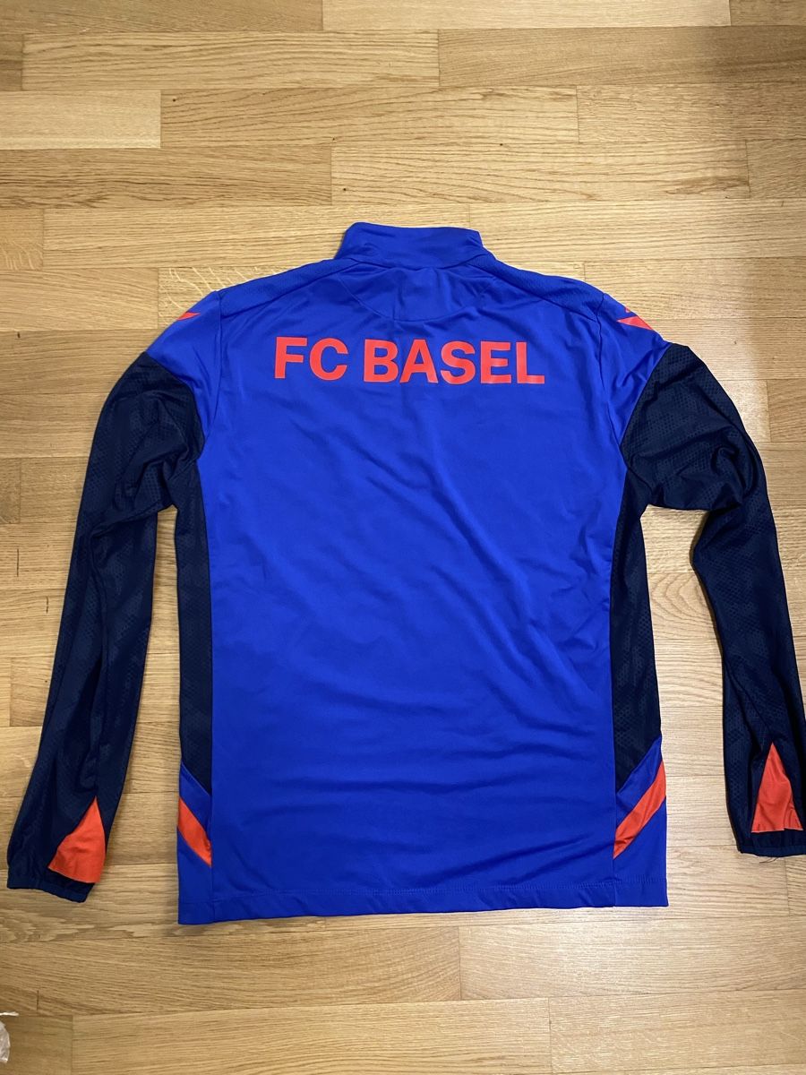 Giacche: FC Basel Trainingsjacke Macron – Usato da Basel venduto da niki7v 2
