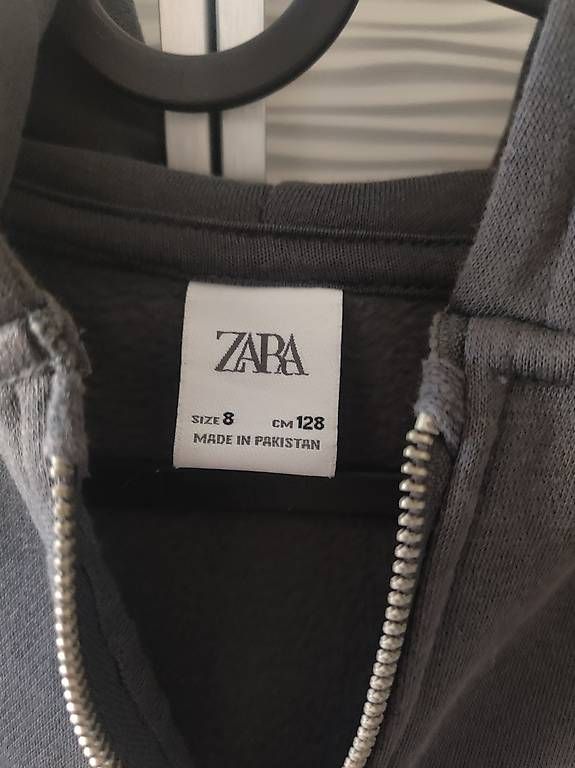 Maglioni & Felpe: Hoodie / Sweatjacke Gr. 128 – Usato da Zürich venduto da aendiiii 1