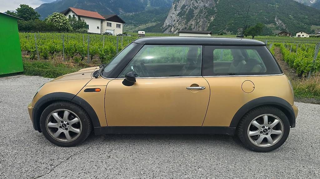 Mini Automobili: Mini Cooper 1.6 Automatique | EXPERTISÉE 10.2025 – Usato da Bieudron (Nendaz) venduto da oya_6dbv 4
