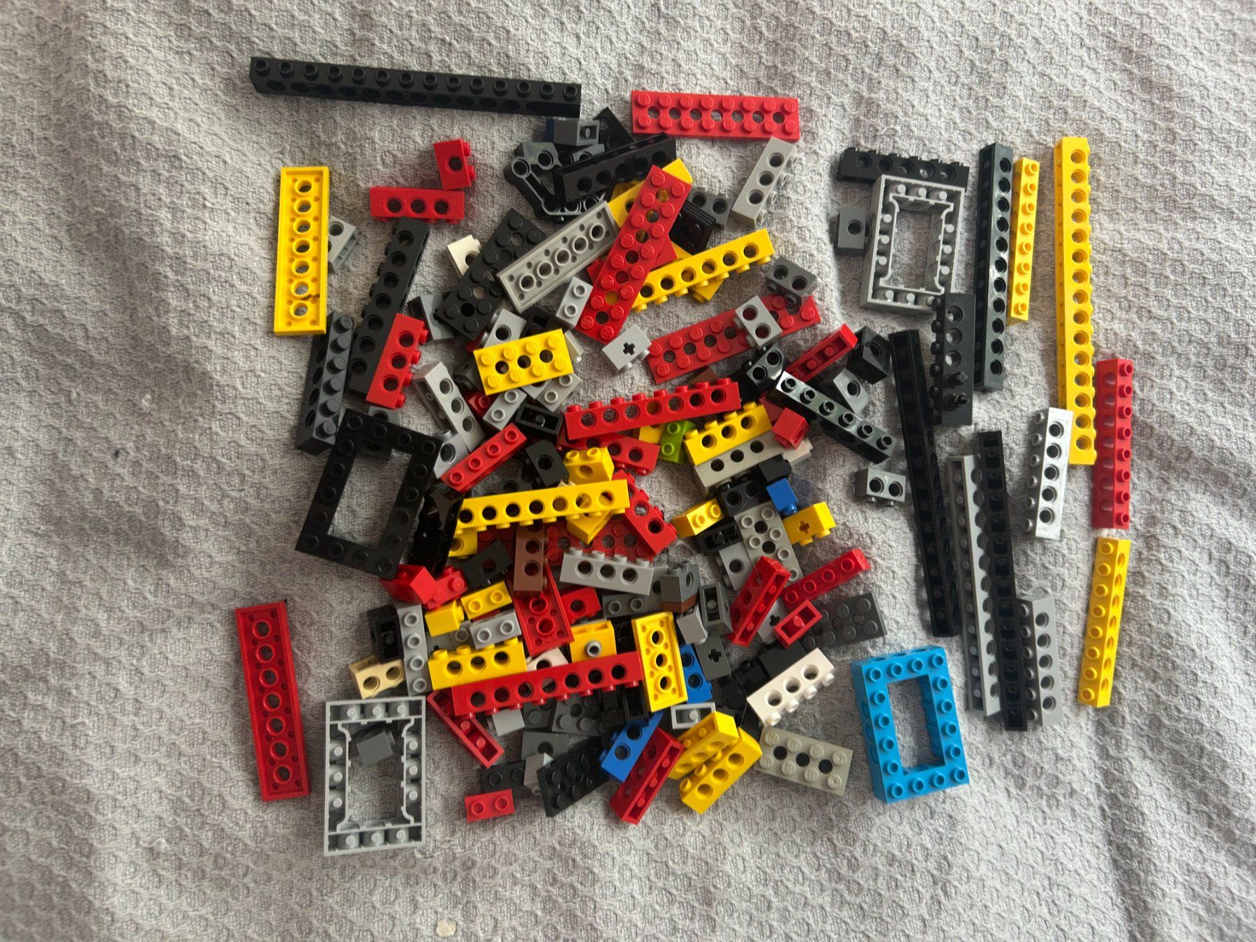 Lego Jouets: 240 Gramm gerade Lego Technik Lochbalken – D'occasion à Volketswil par Daniel68ernst 1