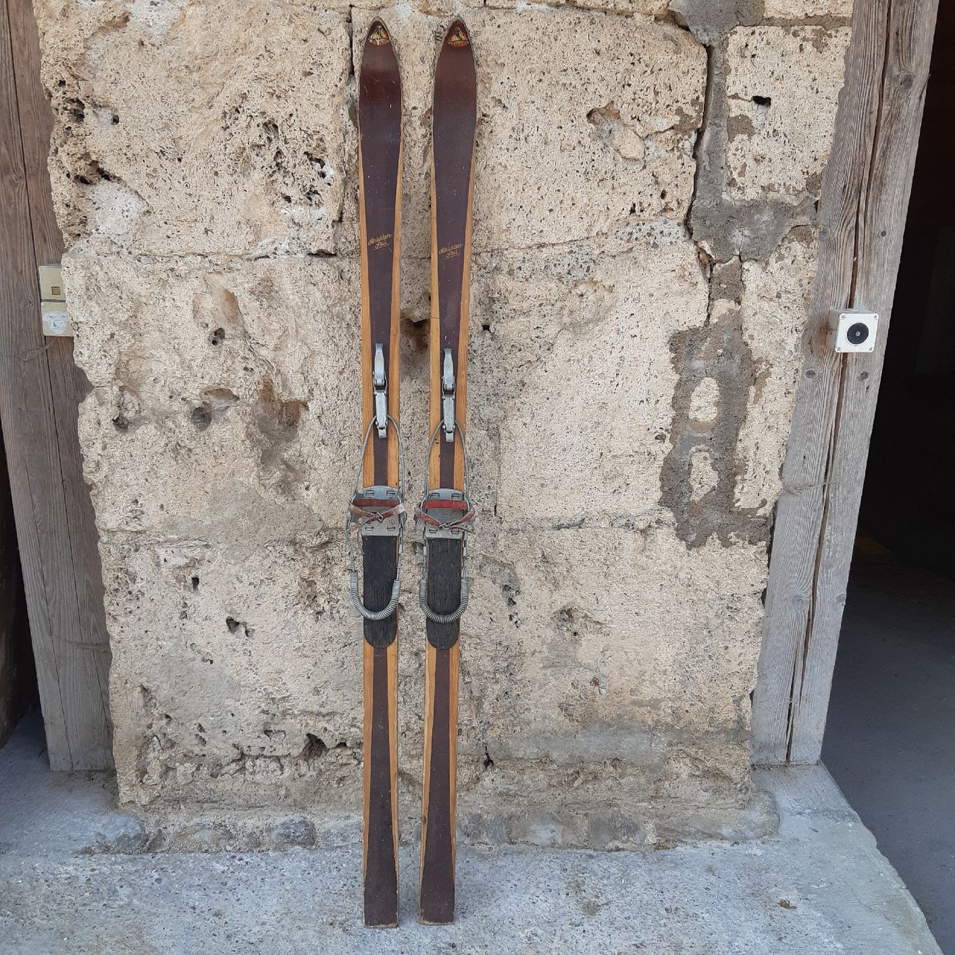 Skis: retroski – Gebraucht aus Langnau i. E. von langi87