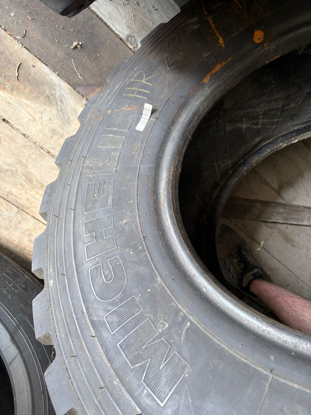 Michelin Pneumatici & Ruote complete: Michelin Pneu 365/80 R20 – Usato da Brienz BE venduto da Zob_2006 2