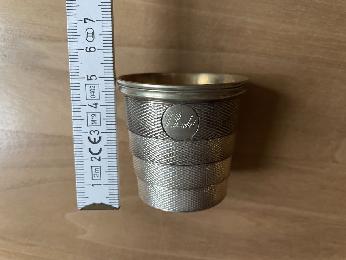 Contenitori & Simili: Faltbecher aus Metall mit Etui, antik – Usato da Fribourg venduto da Mymikrakra01 6