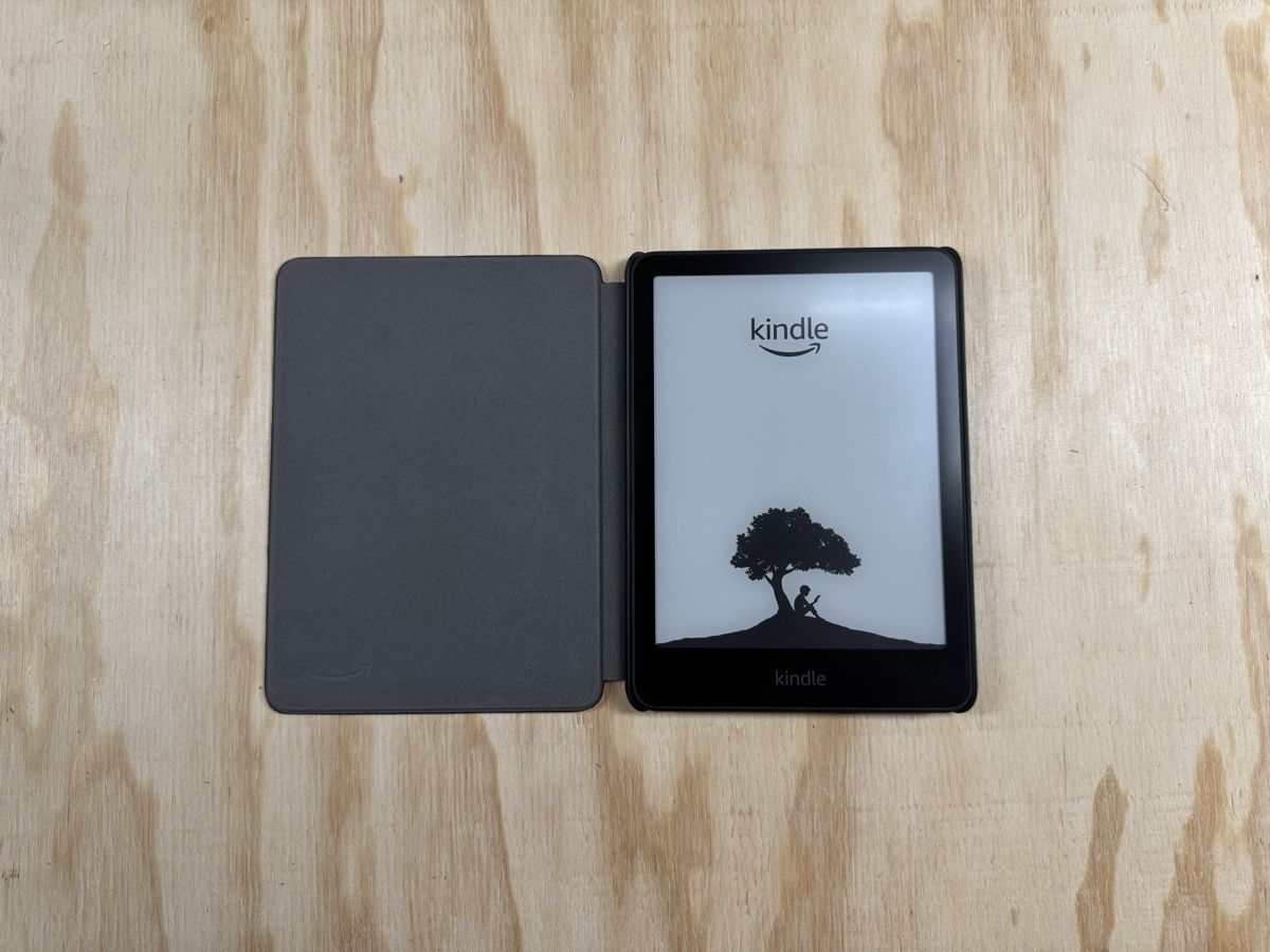 Amazon Tablet PC: Amazon Kindle Paperwhite12. Generation inkl. Hülle – Nuovo (secondo la descrizione) da Steinhausen venduto da FundusEcke 1