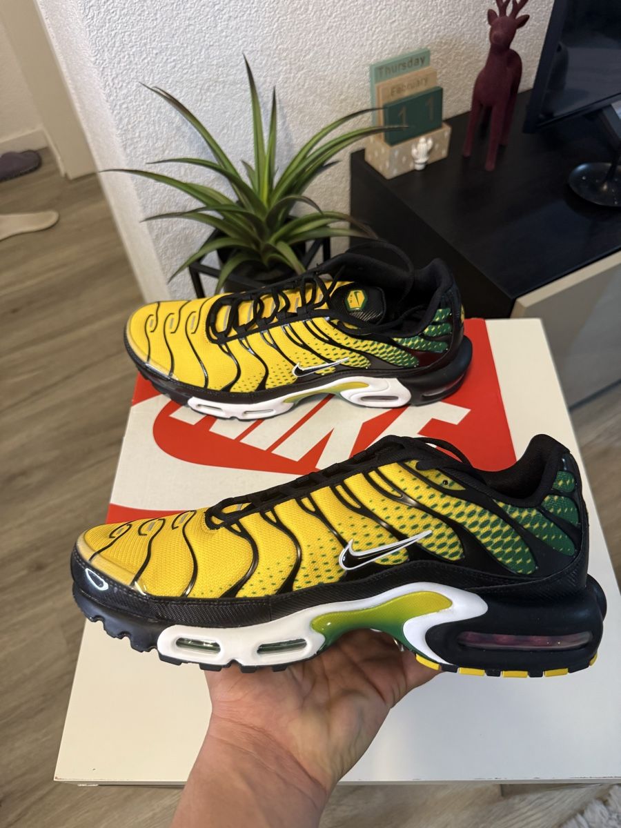 Nike Scarpe da uomo: Nike TN Air Max Plus jaune/noir pointure 45.5 – Nuovo e nell'imballaggio originale da Urtenen-Schönbühl venduto da Big.sanad