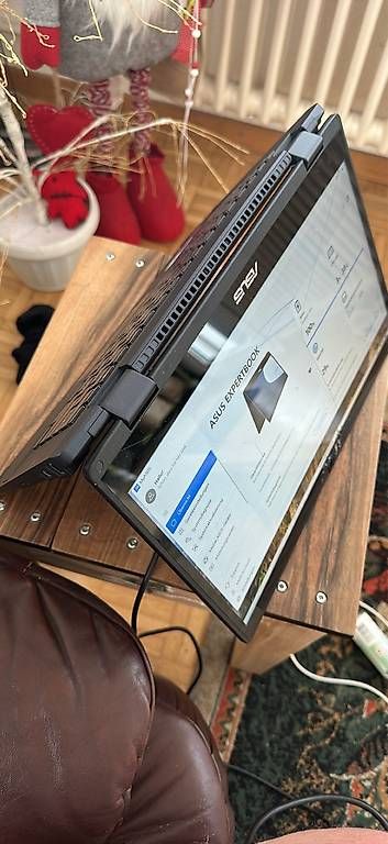 Asus Portables: Asus ExpertBook B3 Flip 14 – Défectueux à Heerbrugg par D.O.B. 4