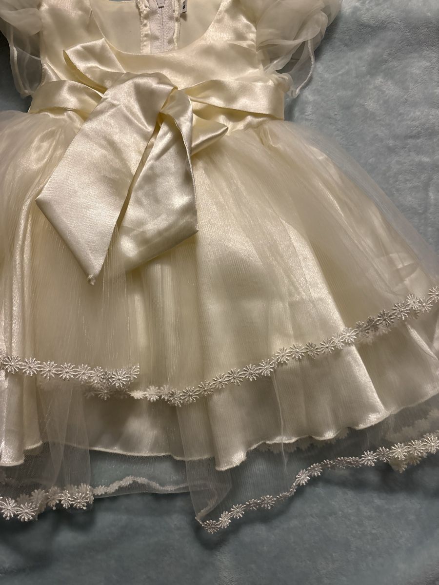 Vestiti & Gonne: Baby wedding dress – Usato da Confignon venduto da Second_Hand_Ch 1
