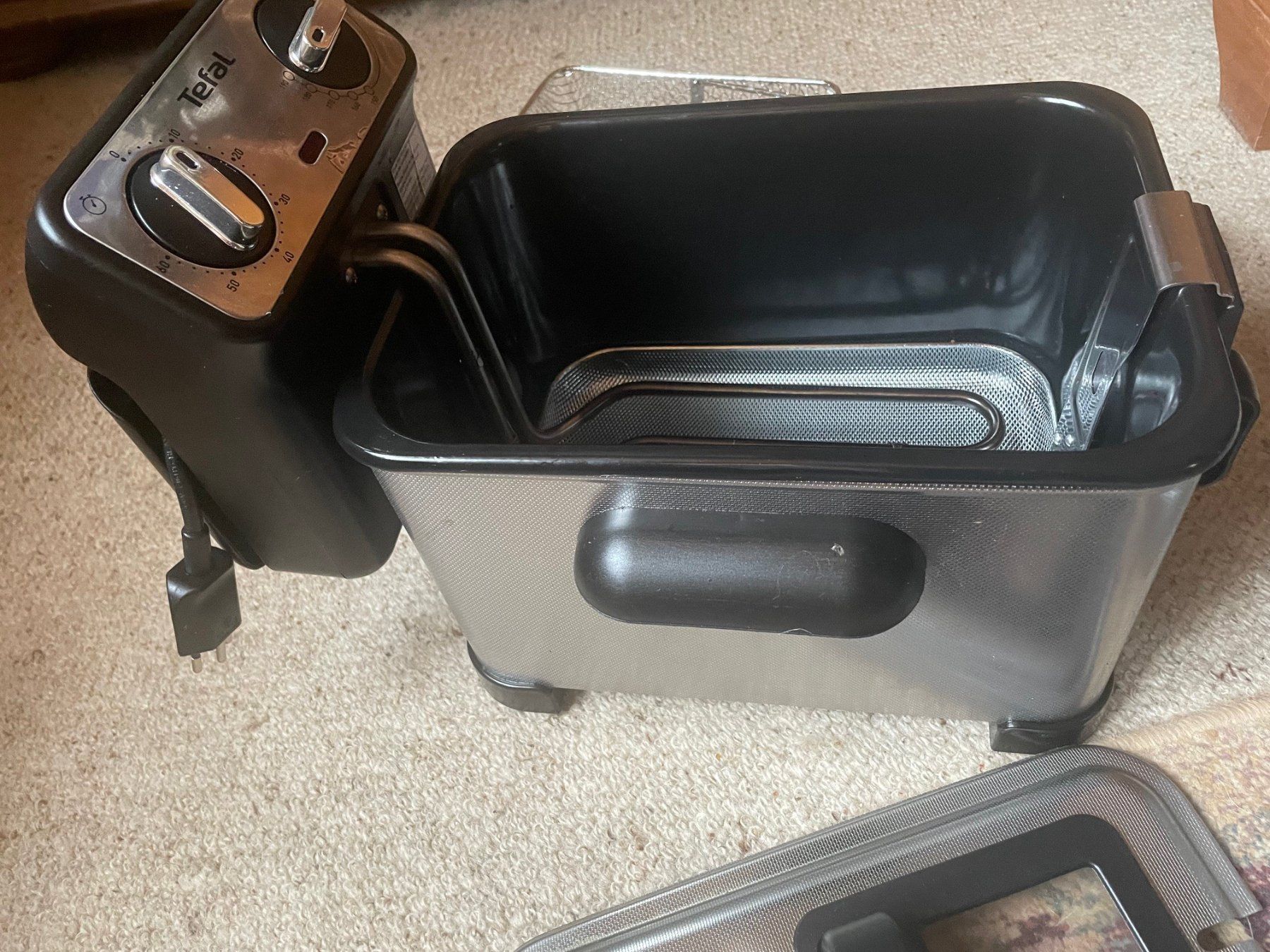 Tefal Elettrodomestici da cucina: Friteuse abzugeben – Usato da Oberiberg venduto da Cheyha 1
