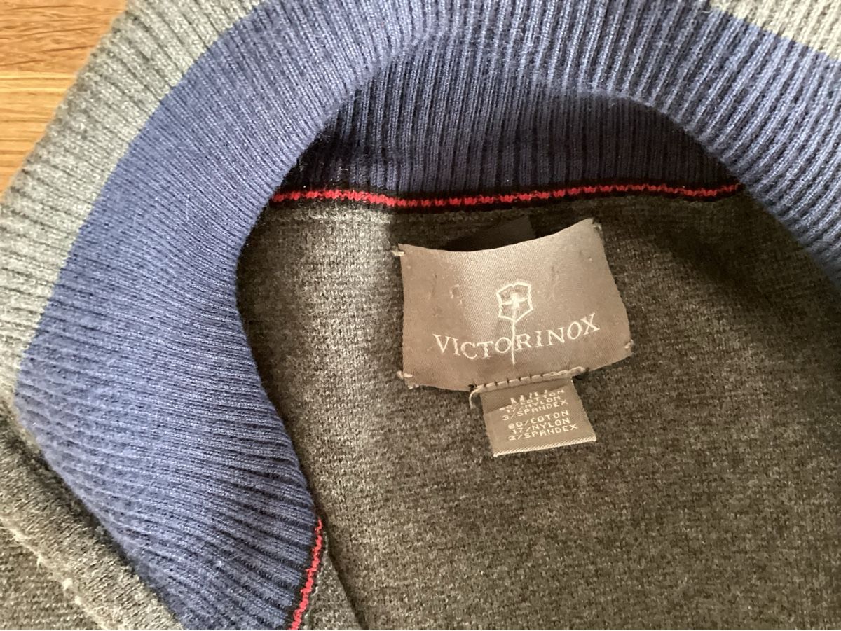 Giacche: Victorinox Strickjacke Grau, Grösse M – Usato da Schüpfheim venduto da W010 1