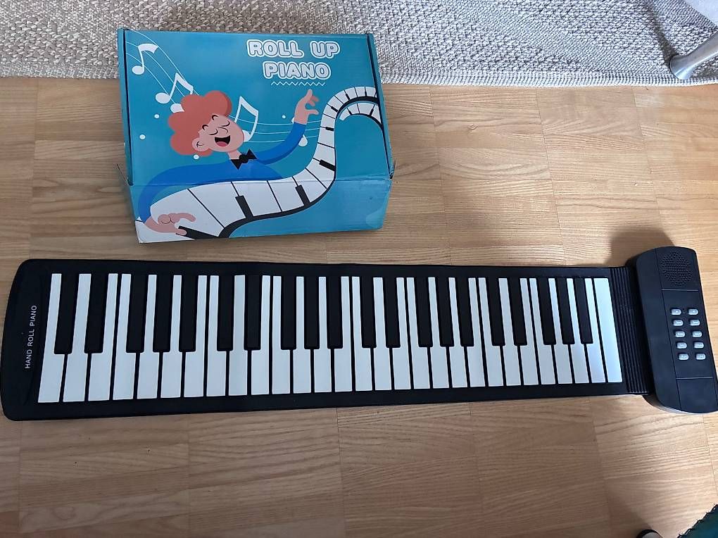 Musikinstrumente: Faltbares Silikon Piano – Neu und originalverpackt aus Spreitenbach von sam_l5fj