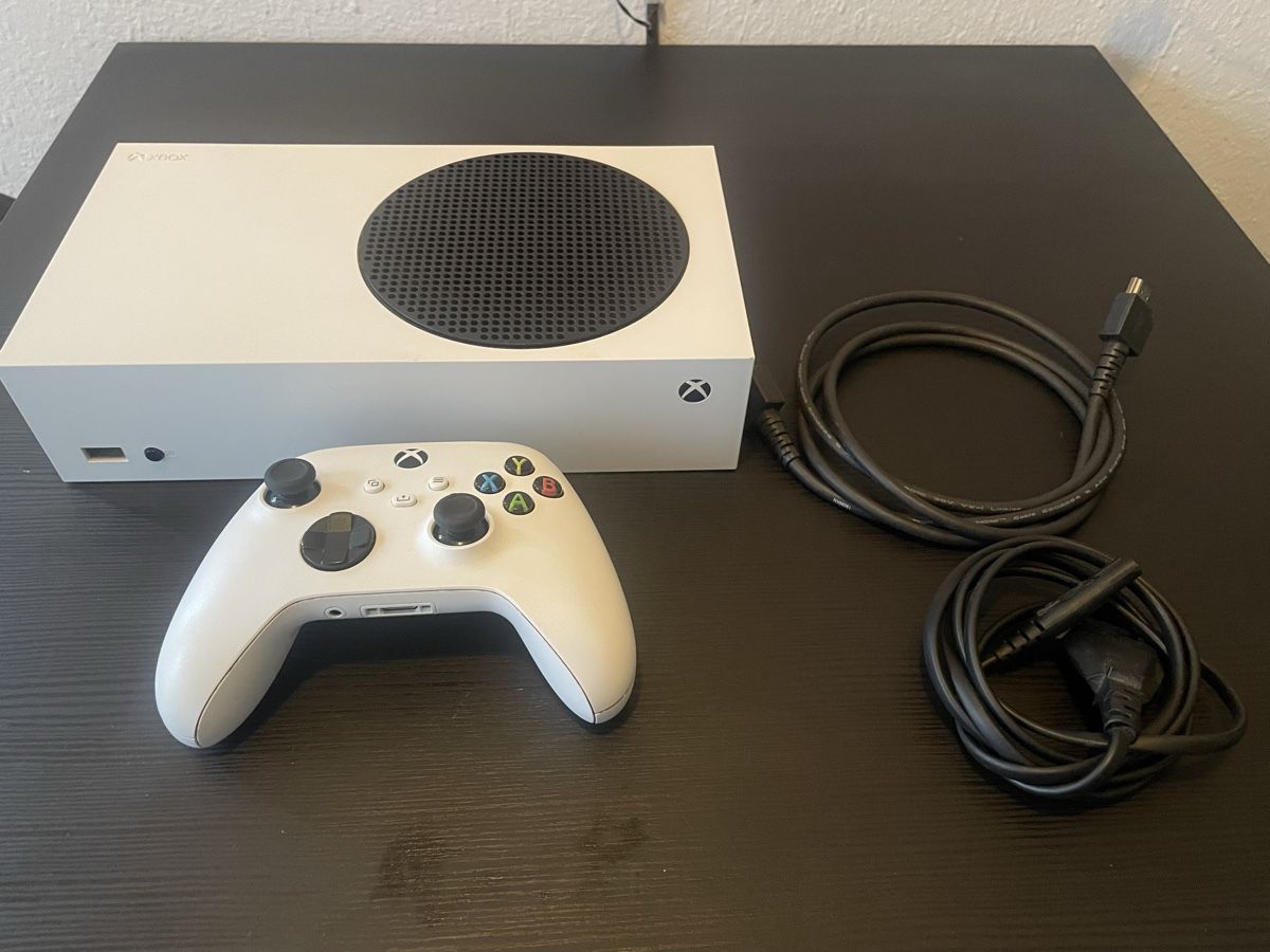 Microsoft Konsolen: Xbox Series S Konsole mit Controller – Gebraucht aus Grenchen von sabi.sk92 2