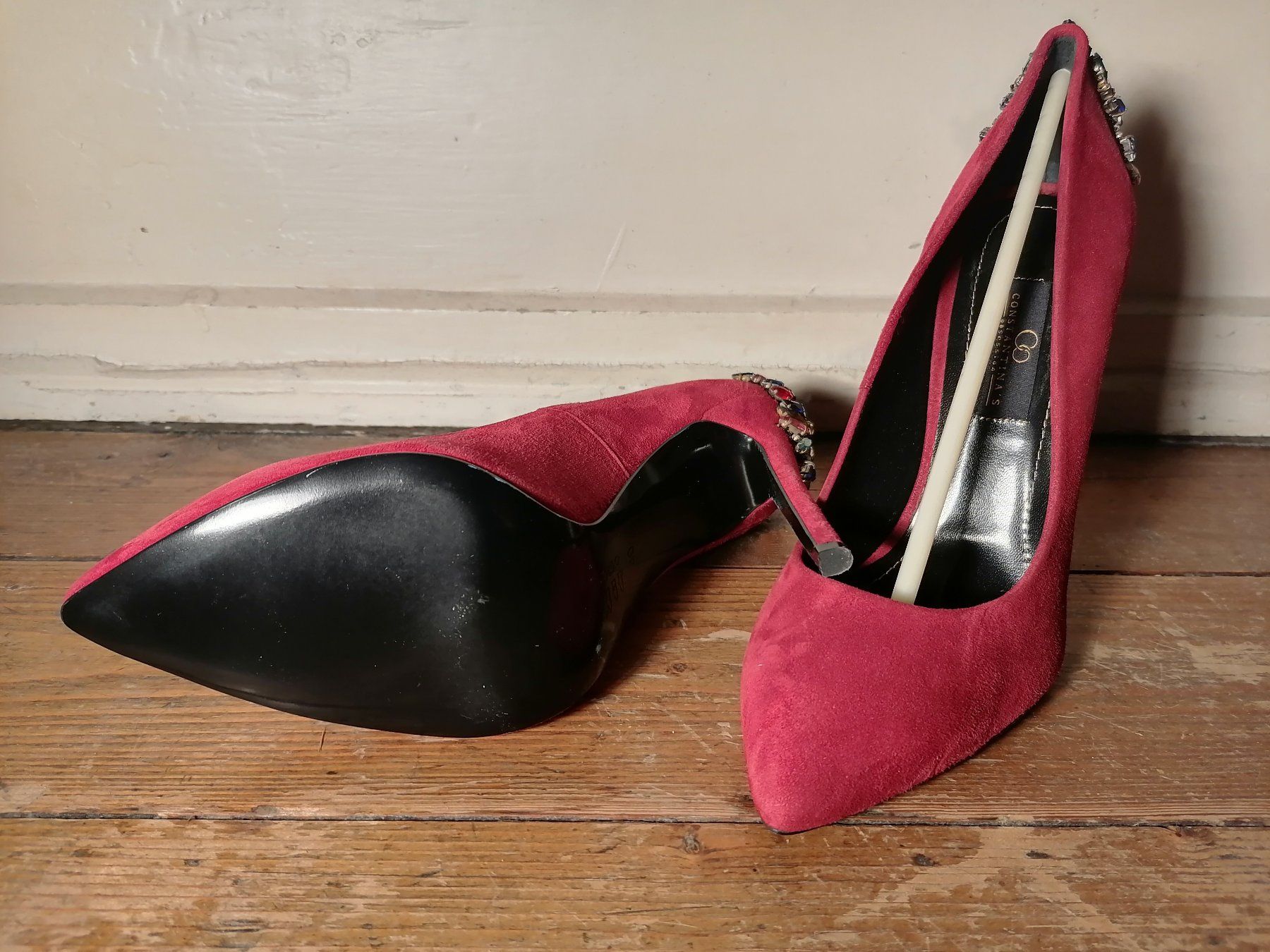 4Riders Scarpe da donna: Constantina's Pumps, Wildleder rot, Grösse 40 – Usato da Basel venduto da Melodrom 1