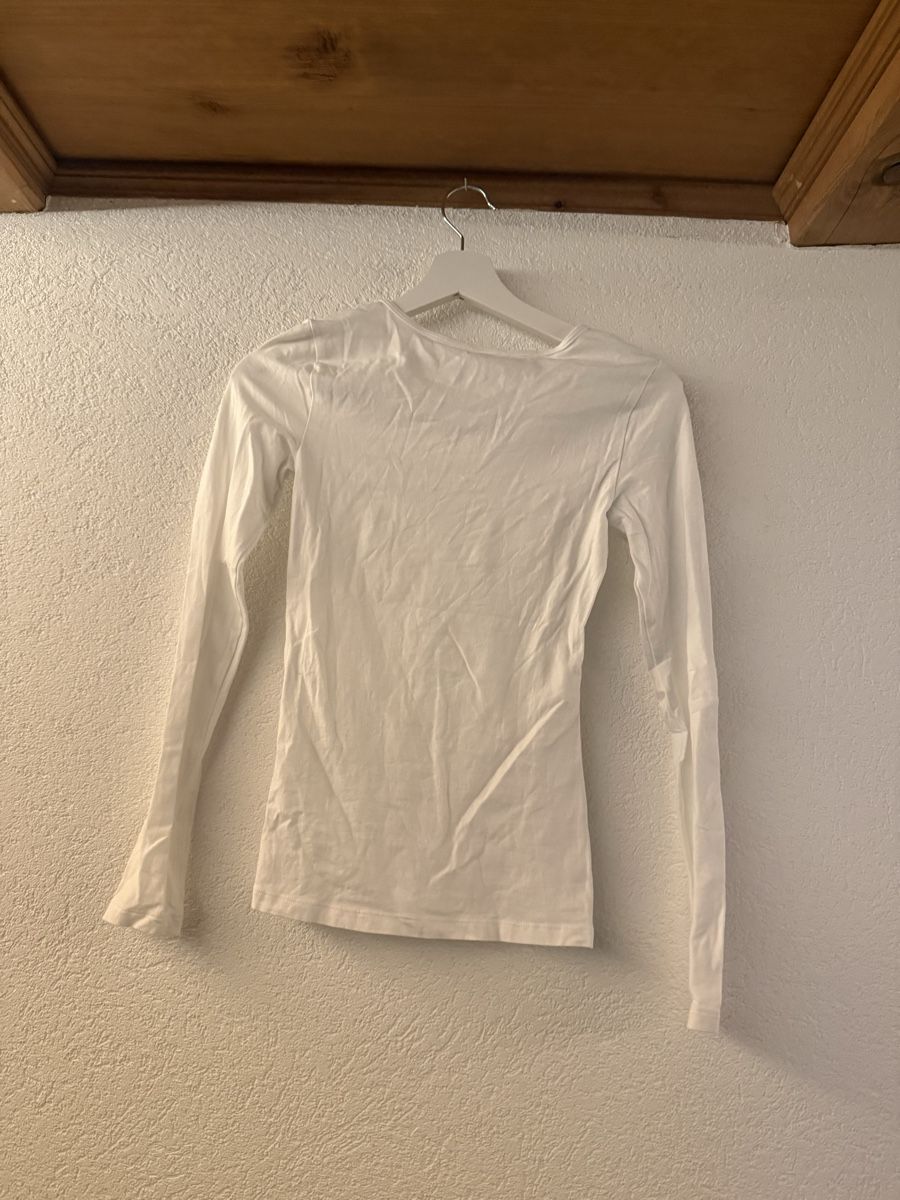 H&M Maglioni & Felpe: Damen Langarmshirt weiss – Usato da Bolligen venduto da lee_orange 1