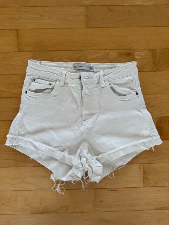 Weisse Zara Jeans Shorts