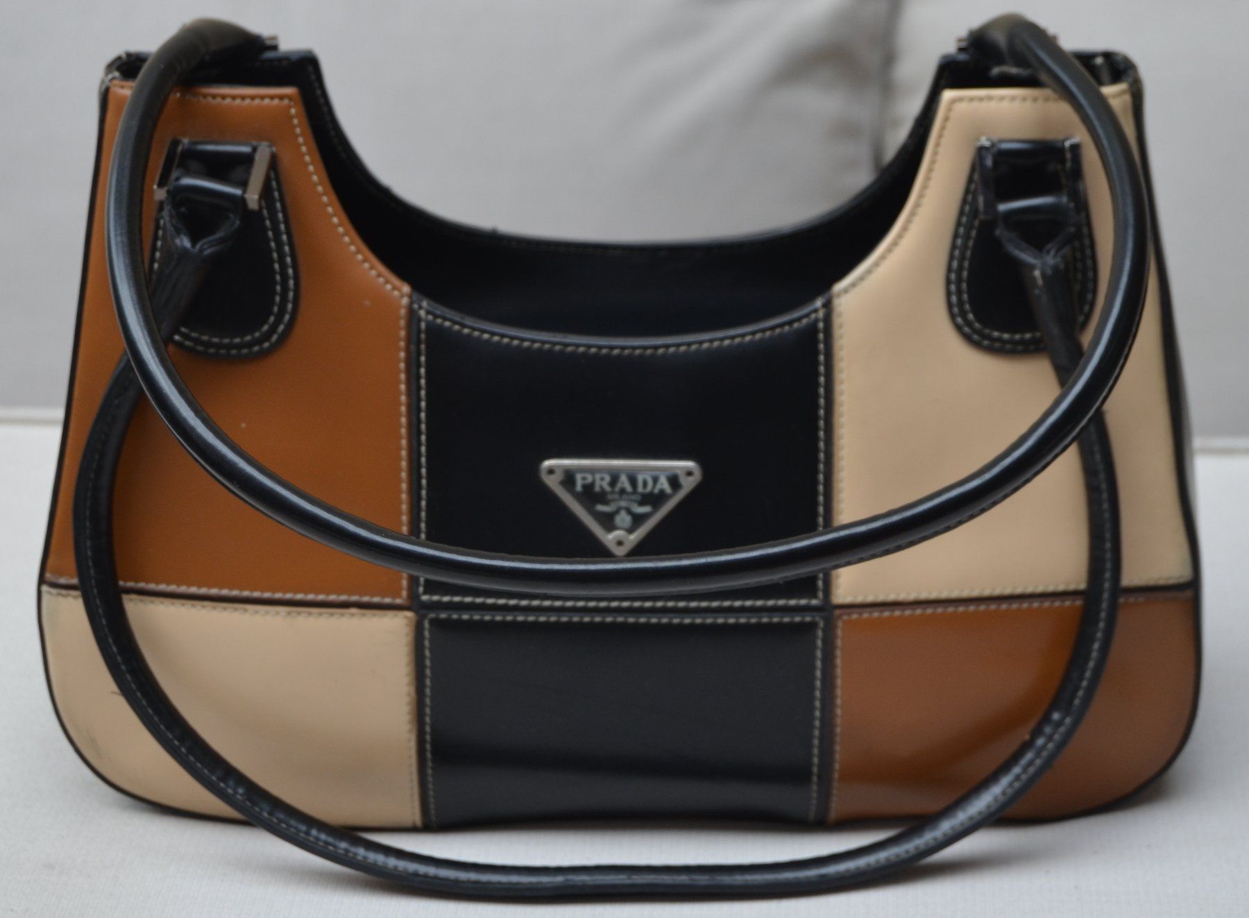 Prada Taschen für Damen: Prada Tasche / sac – Gebraucht aus Collonges von arashee