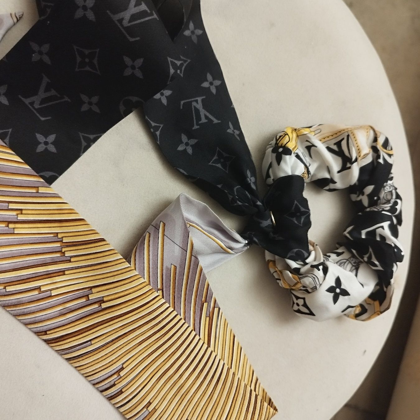 Accessori per capelli: Louis Vuitton armband haarchmuck – Nuovo (secondo la descrizione) da Basel venduto da pro_79rs 6