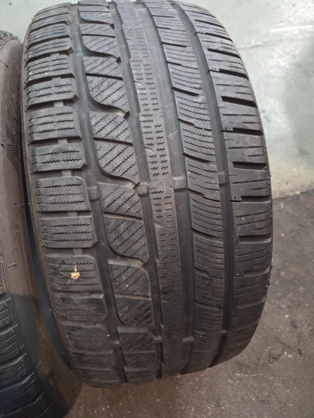 Pneumatici & Ruote complete: 255/ 40 R 18   99V – Usato da Fischbach-Göslikon venduto da Emanuel.Bardhi 1