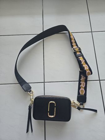 Marc Jacobs Umhängetasche schwarz gold guter Zustand 