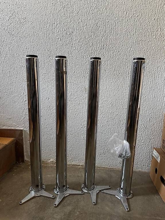 Altri mobili: 4 Tischbeine Edelstahl ink. Schauben – Usato da Arlesheim venduto da amazira