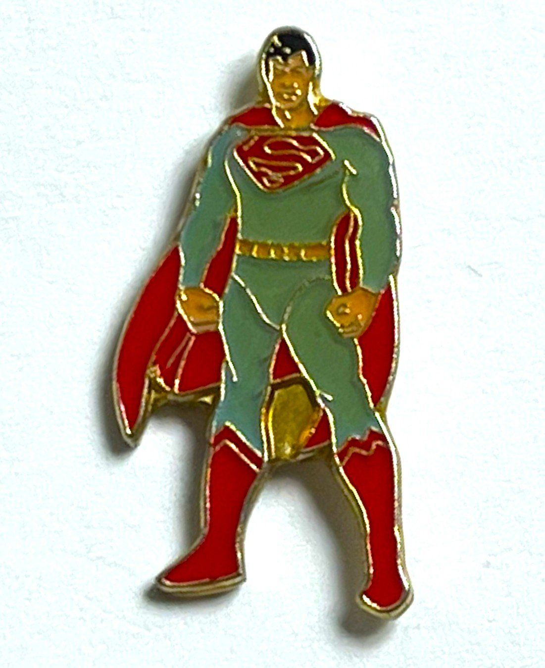 Disney Placchette & Badge: Pin Disney Comics Superman – Usato da Kriens venduto da TSCH1