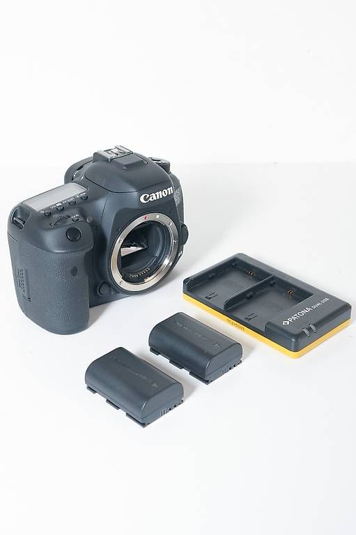 Canon Appareil photo: Canon EOS 7D Mark II (Body) – D'occasion à Zürich par acezwei 3