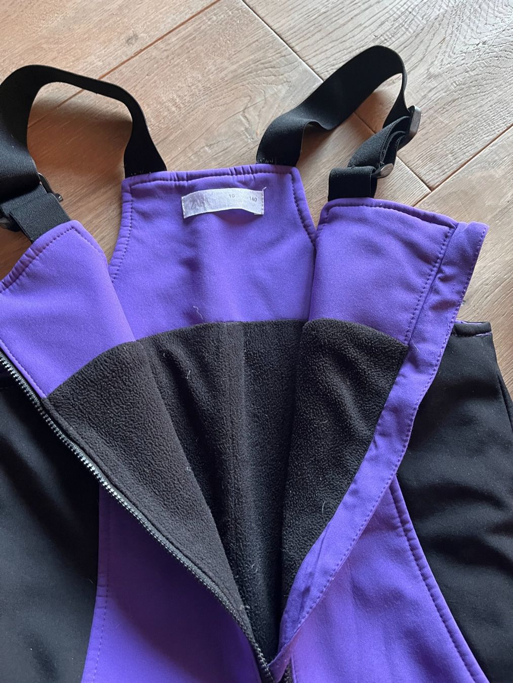 Skis: pantalon ski violet taille 140 – Gebraucht aus Onnens VD von thi_6rvw 1