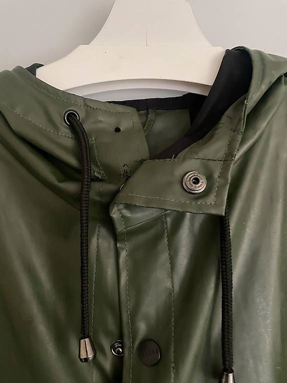 Giacche: Rains Regenjacke M/L – Usato da Luzern venduto da _Luccer 1