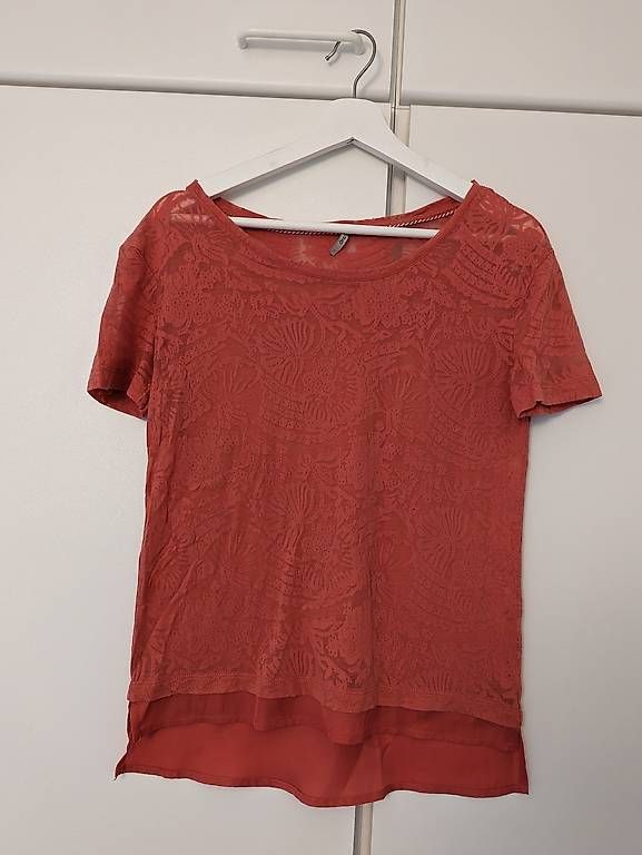 Only T-shirt: Shirt ONLY – Usato da Herzogenbuchsee venduto da Obivius 1