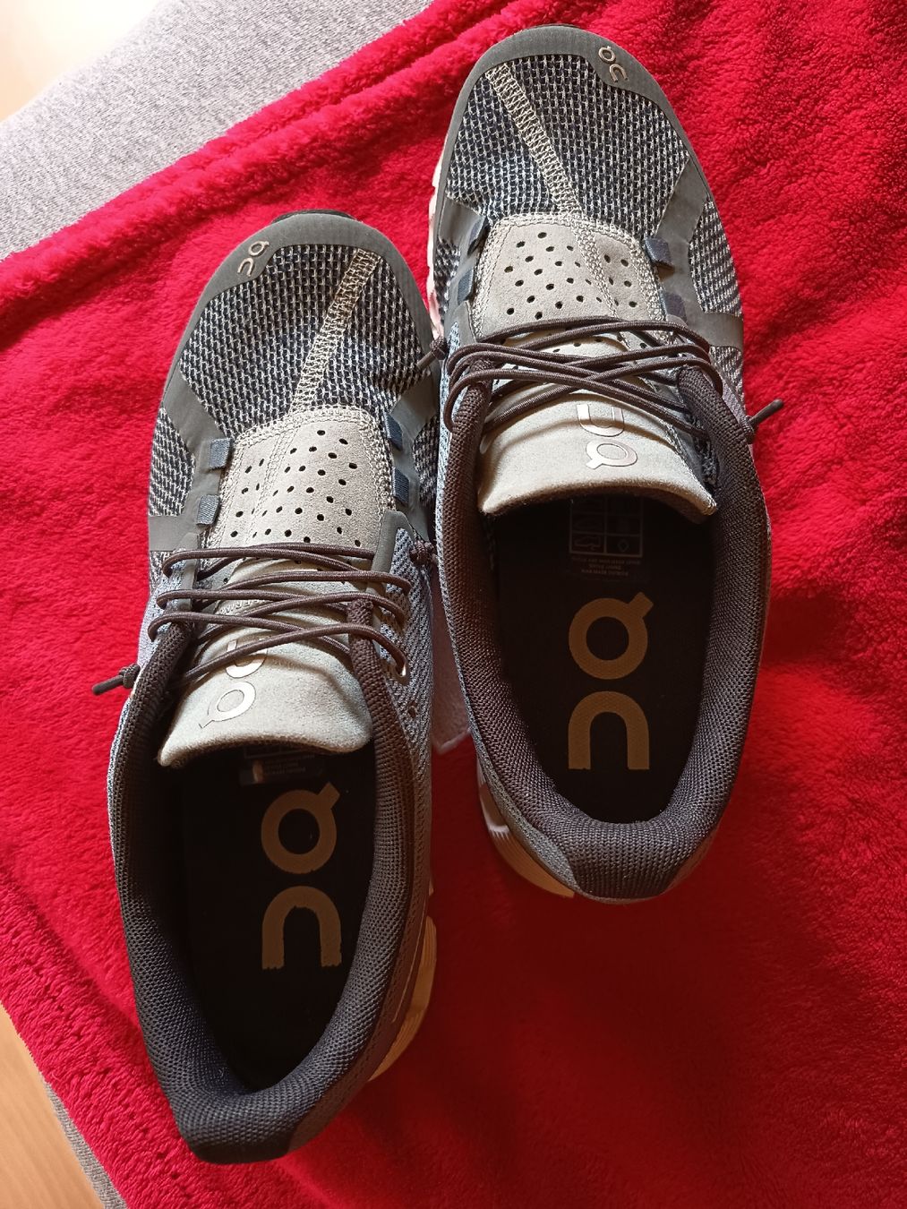 On Scarpe da donna: On Cloud Damen Laufschuhe Gr. 38 – Usato da Necker venduto da nina-10