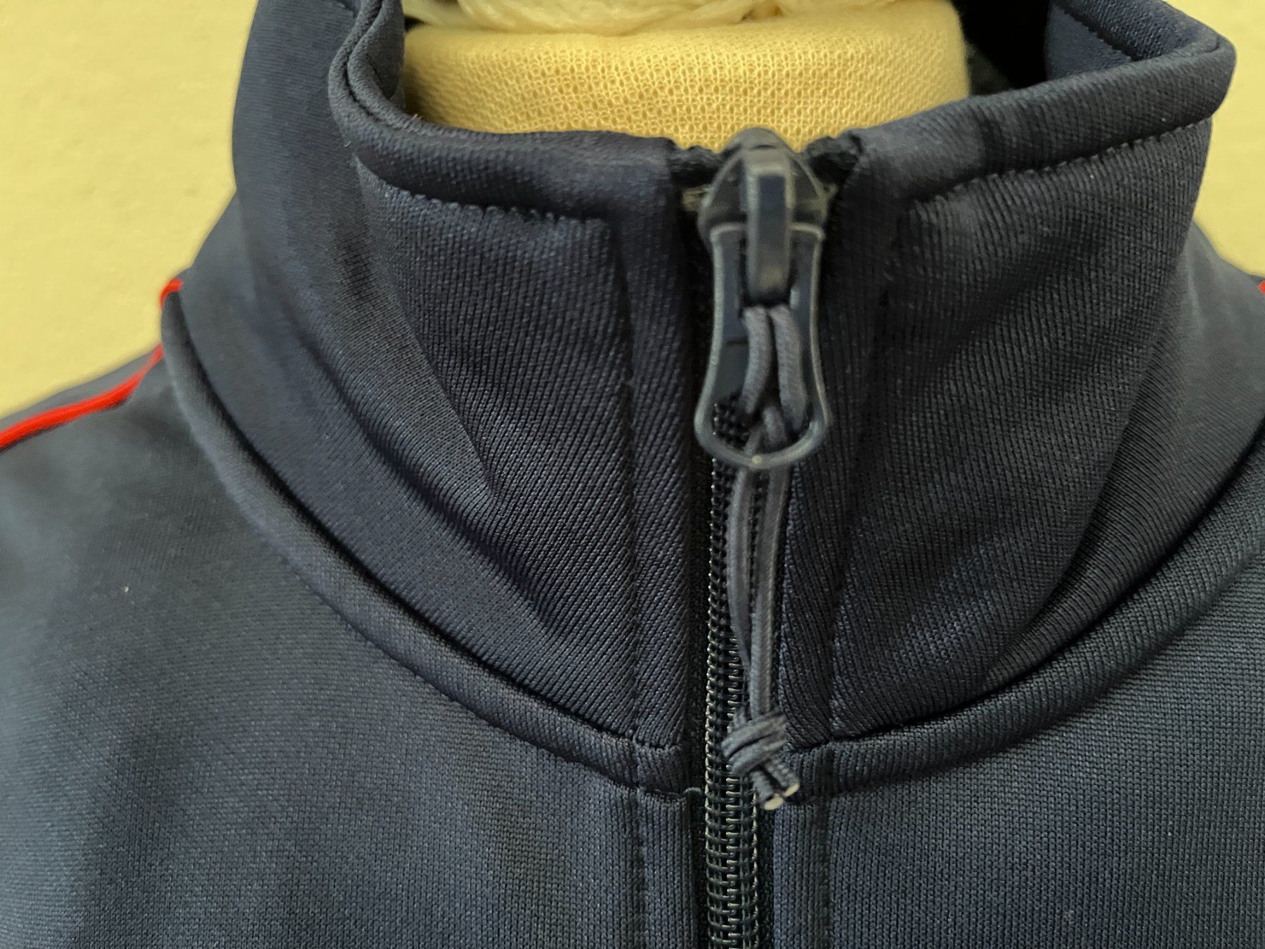 Giacche: Sportjacke - Trainerjacke Grösse L – Usato da Uetendorf venduto da Florabella01 2