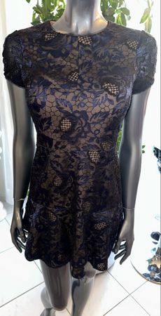BCBG MAX AZRIA KLEID GR. XS (0) neuwertig