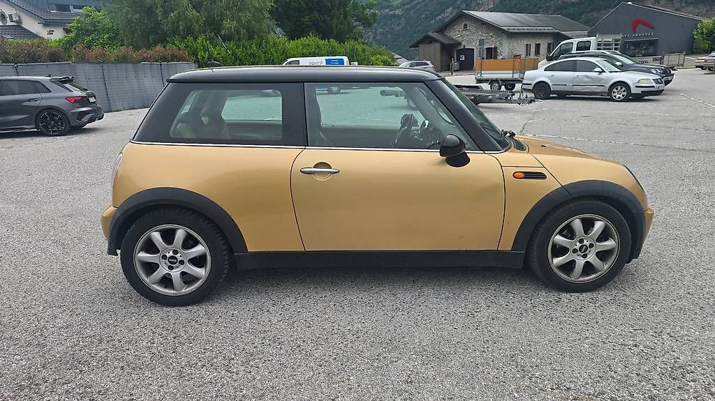 Mini Automobili: Mini Cooper 1.6 Automatique | EXPERTISÉE 10.2025 – Usato da Bieudron (Nendaz) venduto da oya_6dbv 2