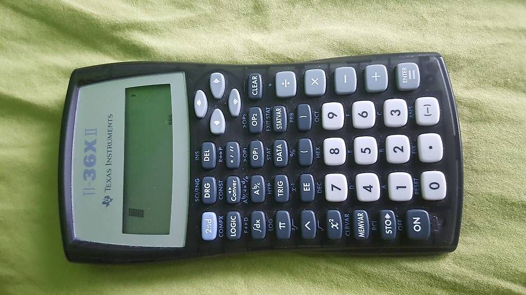 Calcolatrici tascabili: Texas Instrument Taschenrechner – Usato da stüsslingen venduto da Aless14