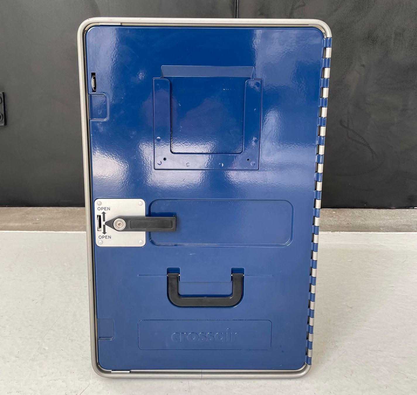 Contenitori edile: CROSSAIR Galley Container, mit Original Tableware Crossair. – Nuovo (secondo la descrizione) da Zürich venduto da torvik 7