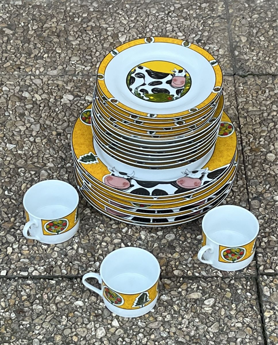 Set di piatti: Service de table Gallery by Inhesion motif vache – Usato da La Tour-de-Peilz venduto da Pansy02