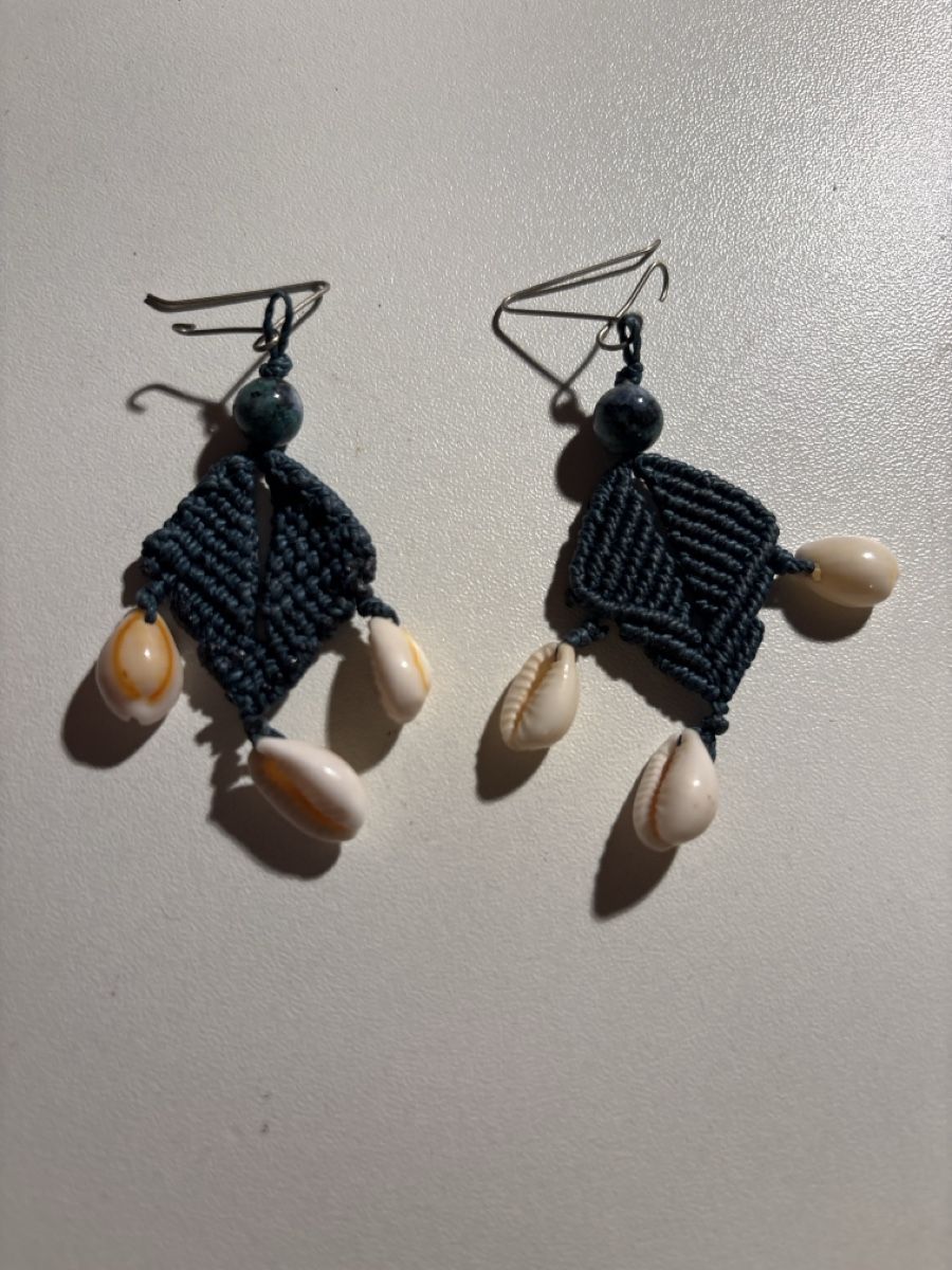 Orecchini pendenti & Orecchini a lobo: Ohrringe mit Muscheln – Usato da Frutigen venduto da len_5bkg