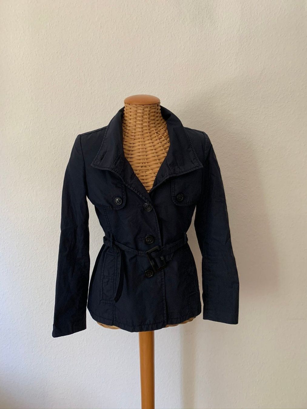 H&M Jacken: Jacke dunkelblau m. Gürtel - 34 – Gebraucht aus Zürich von Diazaio