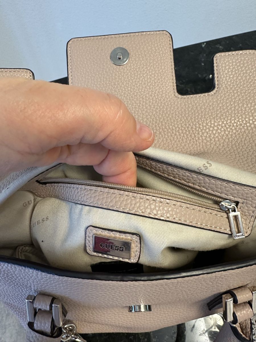 Guess Taschen für Damen: Guess Tasche – Gebraucht aus Oberentfelden von ulli03 2