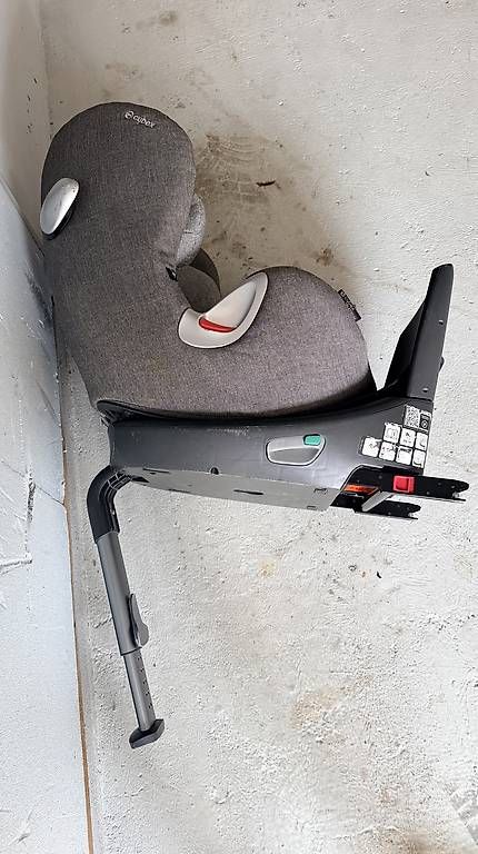 Cybex Seggiolini per auto: Kindersitz CYBEX Sirona Plus inkl. Base (Isofix) – Usato da St. Margrethen SG venduto da Berry08 2