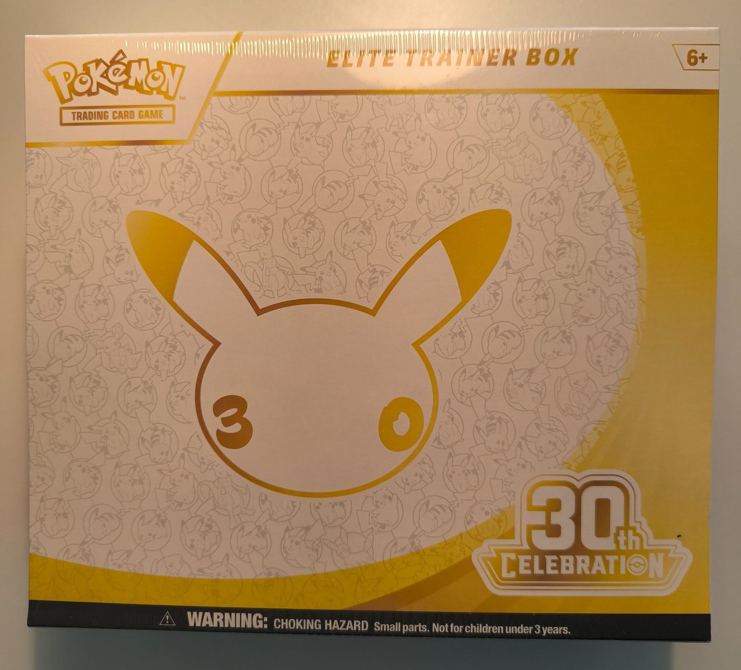 Pokémon Sammelbilder & Trading cards: 30th Celebration Elite Trainer Box - ETB EN – Neu und originalverpackt aus Oberrieden von ohhboy