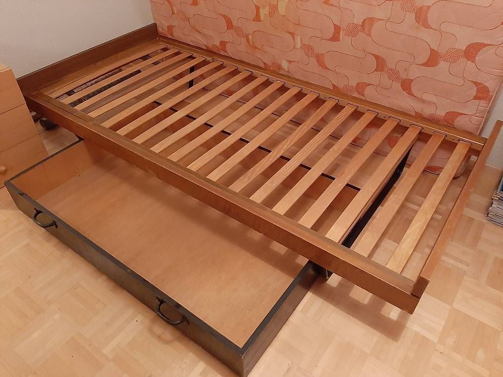 Letti: Bett mit Lattenrost (2 Stk.) – Usato da Zollikofen venduto da las_28y2 2