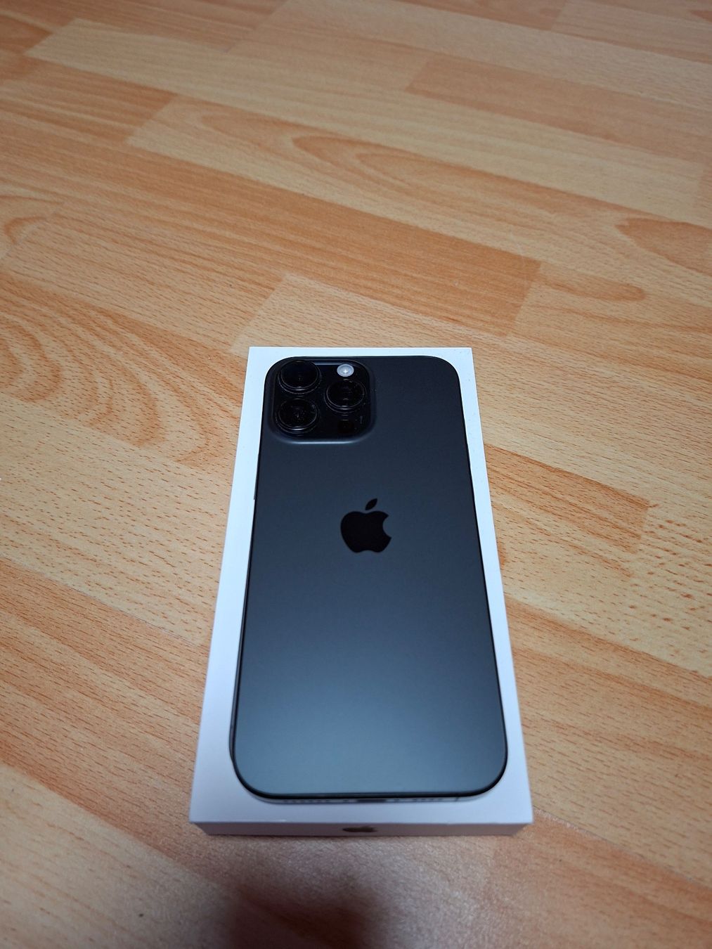 Apple Handys / Smartphones: iPhone 16 Pro Max, Titan schwarz, 512GB – Gebraucht aus Sulgen von thomas_comp 1