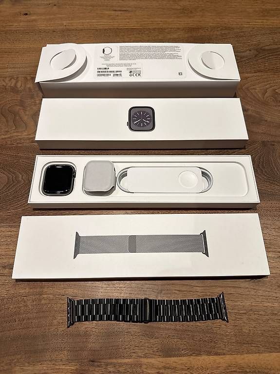 Apple Smartwatch: Apple Watch Series 8 Graphite Stainless – Usato da Goldach venduto da Privitec
