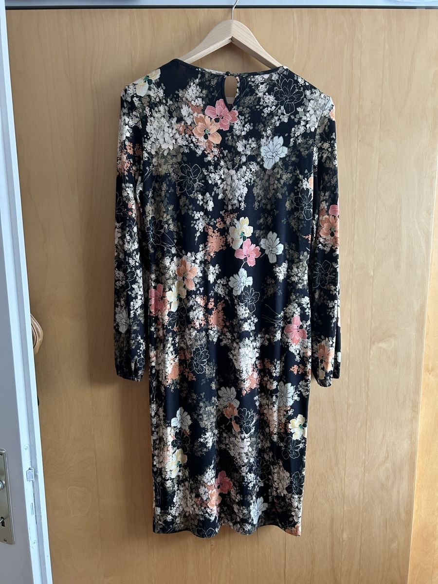Monari Kleider: MONARI Viscose Kleid Gr.38 – Neu (gemäss Beschreibung) aus Oftringen von Odessa65 1