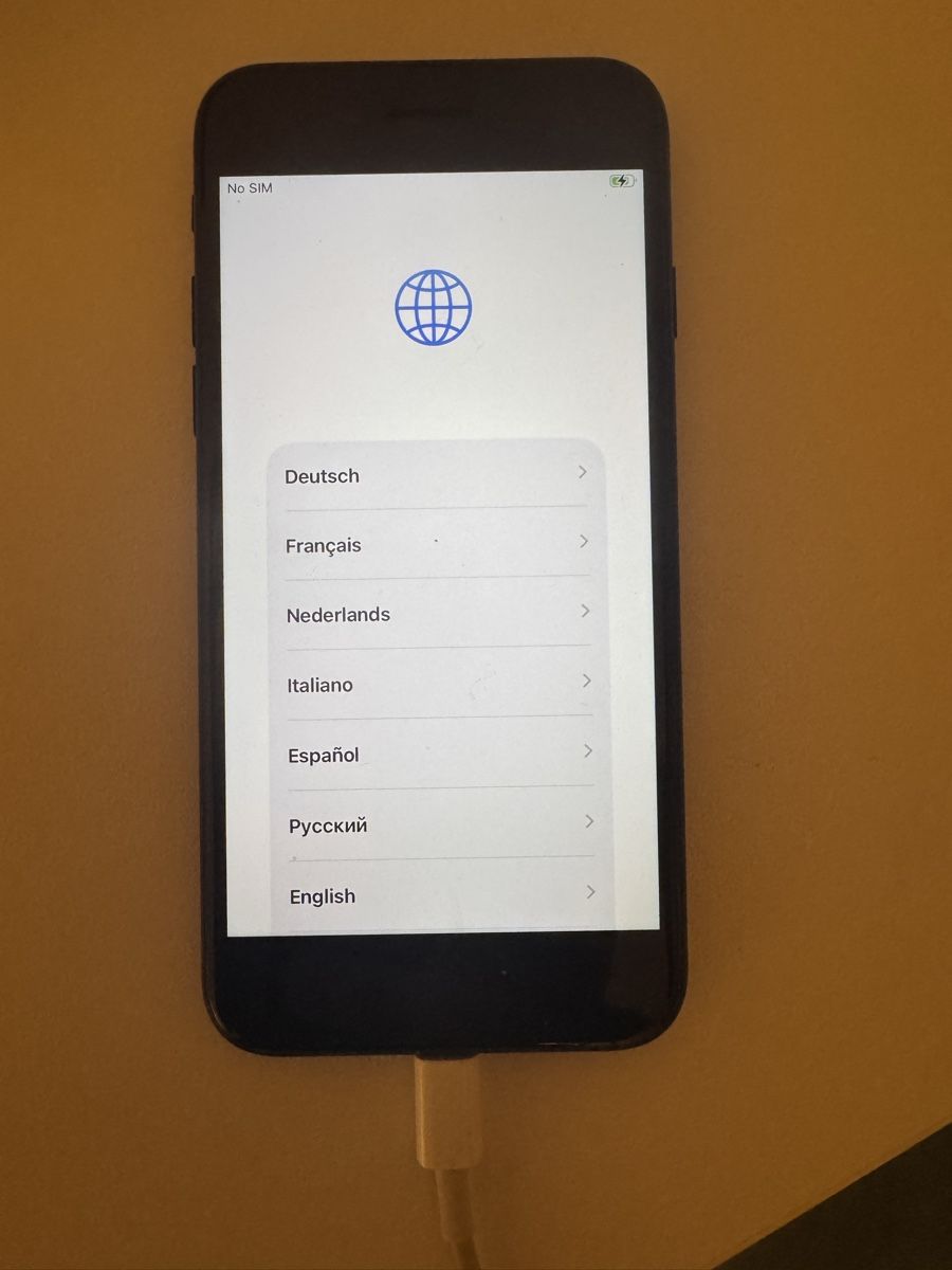 Apple Portables: Iphone SE 64GB – D'occasion à Bern par Manuela79 1