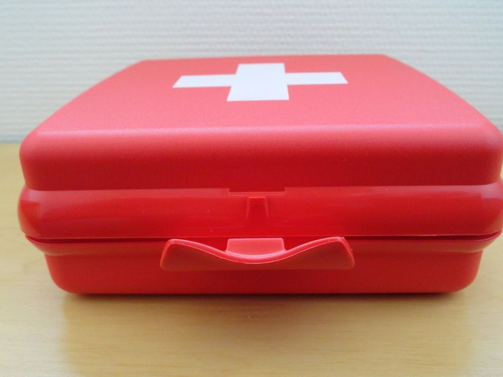 Tupperware Contenitori & Simili: Tupperware Sandwich Box / Erste Hilfe Box – Nuovo (secondo la descrizione) da Bürchen venduto da lks.lnr 2